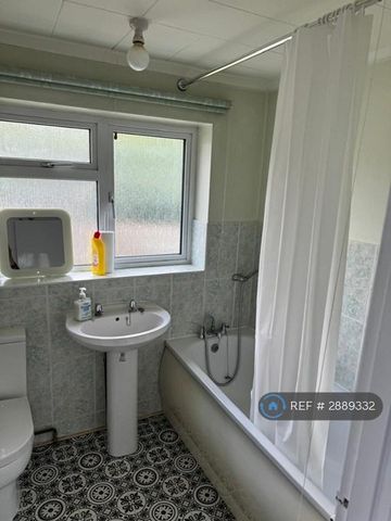 1 bedroom semi-detached house to rent - Photo 4