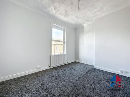 2 bedroom end of terrace house to rent - Photo 5