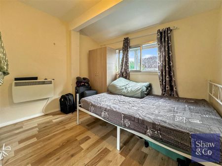 3 bedroom flat to rent - Photo 5
