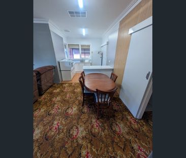 ​"Convenient & Comfortable Cottage-Style Living! 3-Bedroom Home Les... - Photo 2