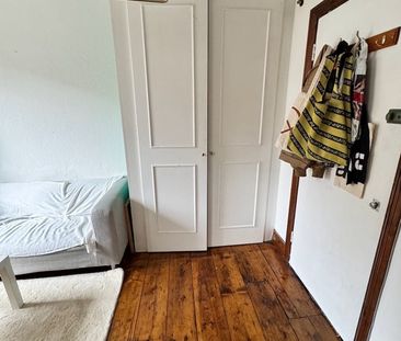 1 Bed Flat, Camden High Street, NW1 - Photo 2