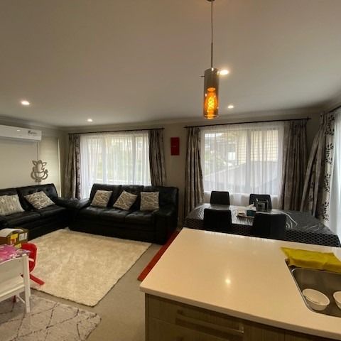 Modern family home - Photo 1
