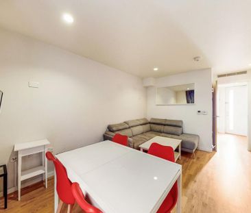 2 bedroom semi-detached house to rent - Photo 4