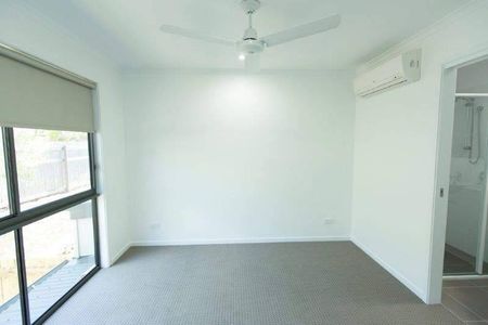 3 Bedroom Townhouse - Photo 4