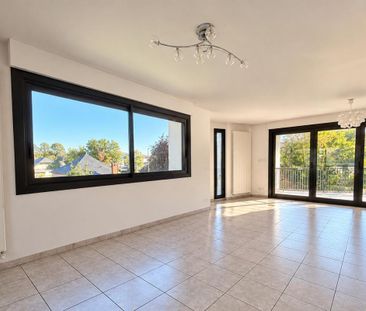 Location Appartement 4 pièces 91m² LE BOURGET DU LAC 73370 - Photo 2