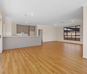 Spacious Family Home - Photo 5