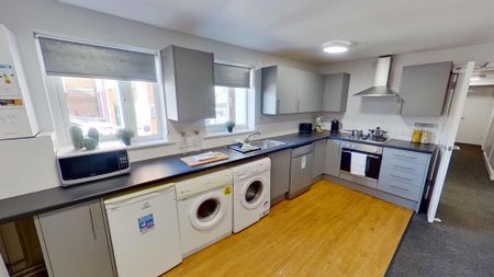 6 bedroom flat to rent - Photo 3