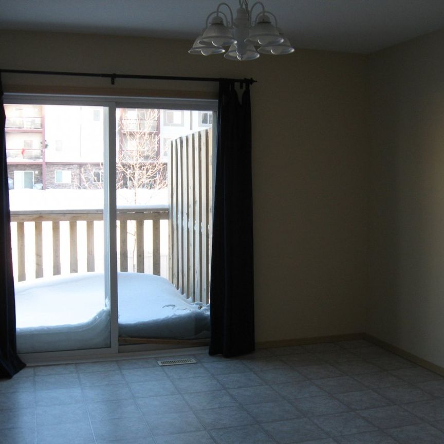 Pet Friendly 2 Bedroom Maintenance Free Anders Townhouse - Photo 1