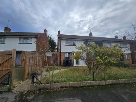 Rowan Road, West Drayton UB7, London - Photo 2