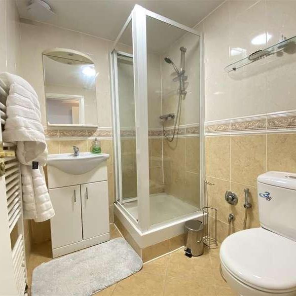 Double Bedroom Apartment Plus ? For Bills, HA8 - Photo 1