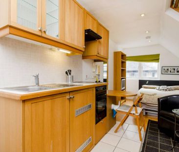 Flat 24 Finchley Road, Hampstead NW3 7AJ - Photo 2