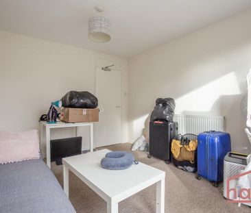 1 bedroom in a flat share to rent - Photo 1