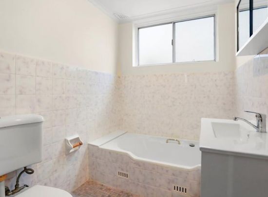 Croydon Park - Photo 1