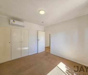 TWO BEDROOM UNTIT - Photo 3