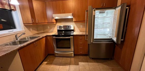 Grand 5 ½ Bien éclairé , Propre - Photo 2