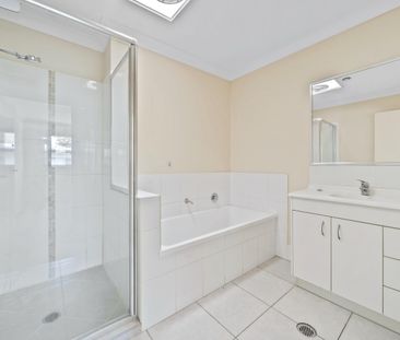 GREAT SIZED TOWNHOUSE FOR THE FAMILY - Photo 5