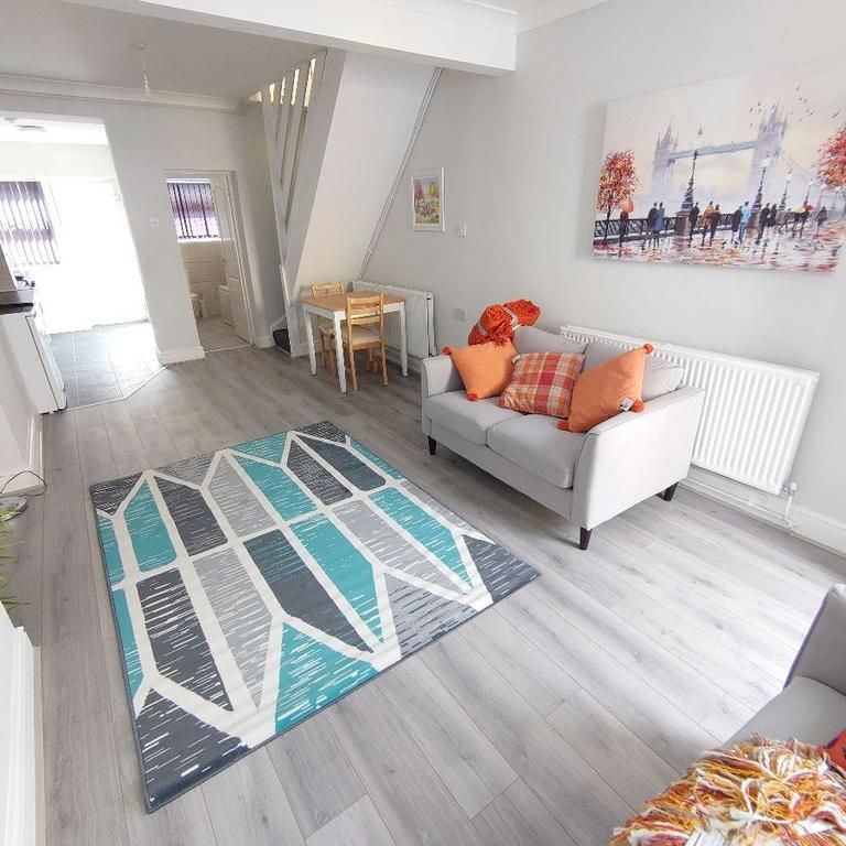 2 bedroom terraced house to rent - Photo 1