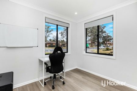 Beautifully Renovated throughout - Available Now! - Photo 3