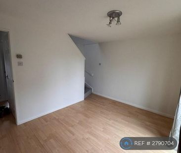 2 bedroom semi-detached house to rent - Photo 4