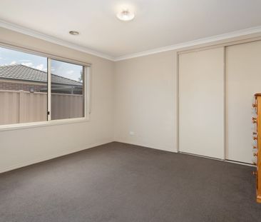 MODERN FAMILY LIVING WITH EXCEPTIONAL CONVENIENCE - Photo 5