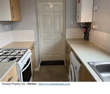 3 bedroom flat to rent - Photo 5