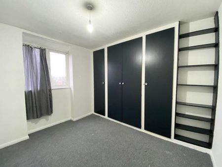 2 bedroom semi-detached house to rent - Photo 2