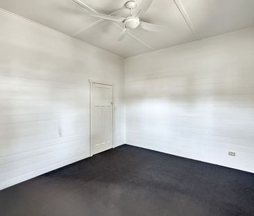 Charming Byron Beach House in the Heart of Town - Photo 2