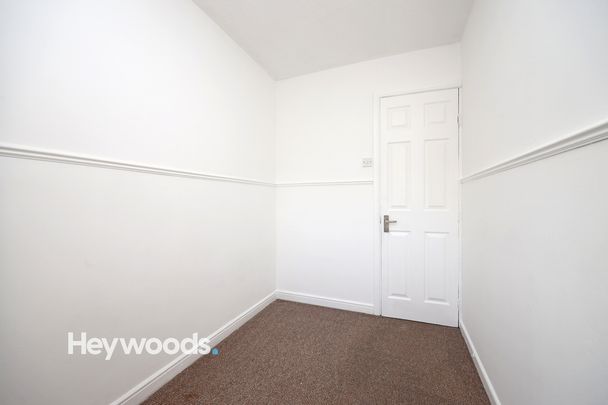 2 bed semi-detached house to rent in Ashridge Avenue, Newcastle-under-Lyme, Staffordshire - Photo 1