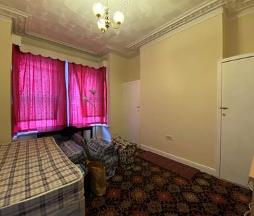 5 bedroom terraced house to rent - Photo 2