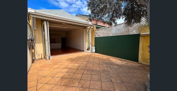 Position Perfect - Photo 1