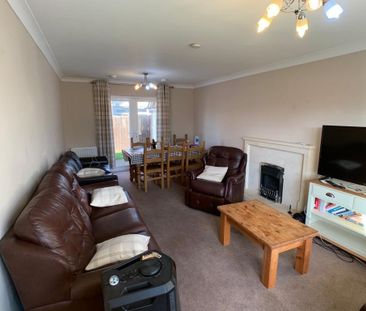 Whernside Avenue, Tang Hall - P1642 - Photo 5