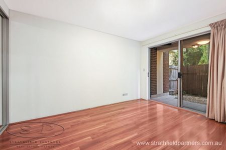 Open Plan, Perfect Location - Photo 3