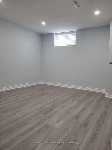 For Lease - 15 Ridge Drive, Oakville, Ontario - Photo 2