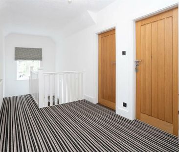 4 bedroom detached house to rent - Photo 3