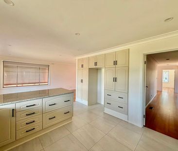 Quiet Court Location – Perfect for Families - Photo 6