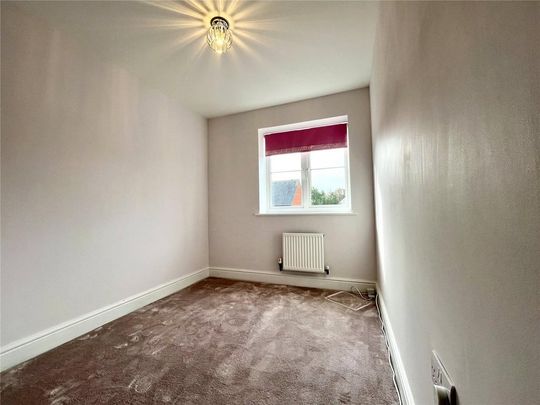 4 bedroom semi-detached house to rent - Photo 1