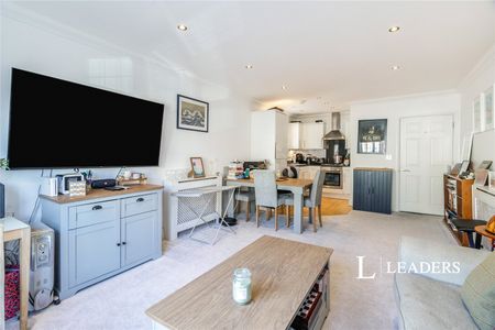 1 bedroom house to rent York Road, Weybridge, KT13 - Photo 3