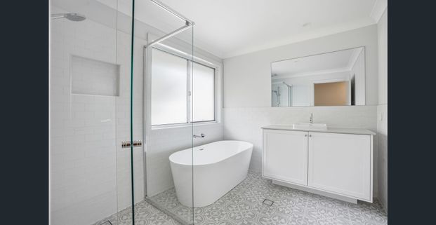 Luxury Hamptons Family Home - Photo 1