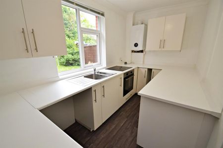 2 bedroom flat to rent - Photo 5