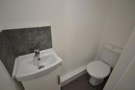 3 bedroom terraced house to rent - Photo 2