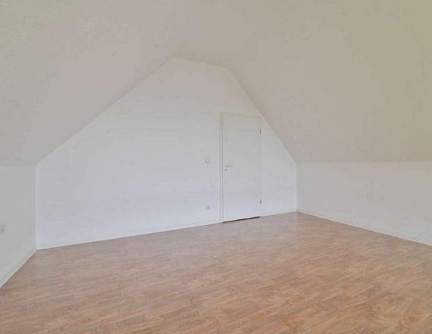 Idyllische 2,5-Raum-Wohnung in Burgstädt: Ihr perfektes Zuhause in ruhiger + grüner Lage - Photo 1