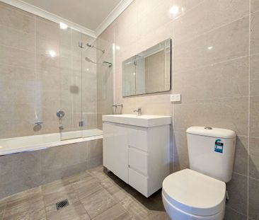 In the Heart of Town - Photo 3