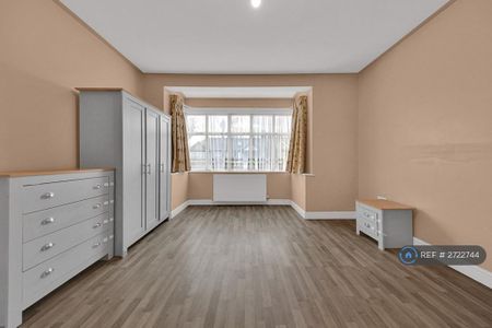 3 bedroom terraced house to rent - Photo 3