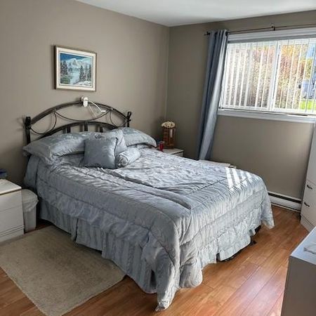 Logement 5 1/2 pour personne tranquille 55 ans et + St-Hyacinthe - appartement à louer - Photo 3