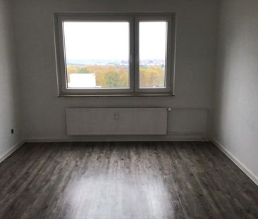 Moderne Wohnung mit Balkon und toller Aussicht kurzfristig verfügbar - Photo 5