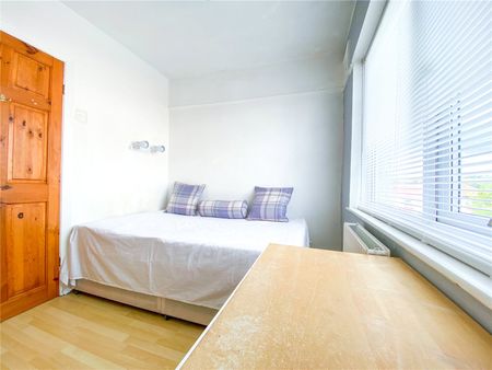 6 bedroom semi-detached house to rent - Photo 3