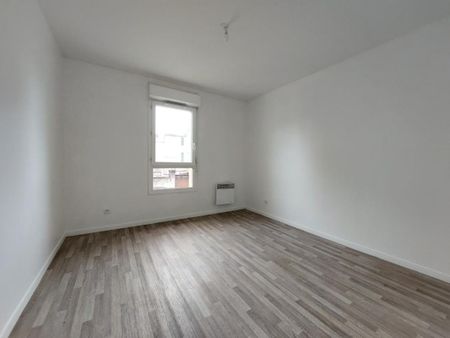 Location Appartement 2 pièces 41m² CAUDEBEC LES ELBEUF 76320 - Photo 5