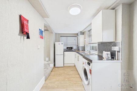 4 bedroom house of multiple occupation to rent - Photo 5