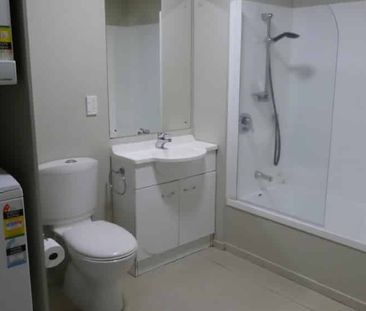 INNER CITY 2 BEDROOM APT - Photo 4