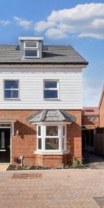 Fox Lane, Sturry, Canterbury, CT2 0FG, Kent - Photo 4